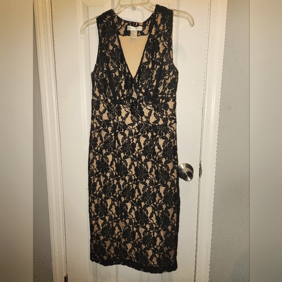 Newport News Dresses & Skirts - Newport News short sleeve dress